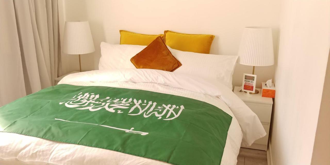 Al Iram Guest House London Bagian luar foto